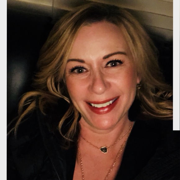 Meet your Posher, Misty - Picture 2 of 2